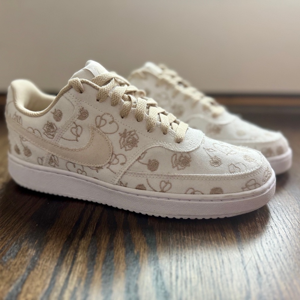 Embroidered Nike Court Vision Lows - Valentine's Day ed. - Picture 2 of 10